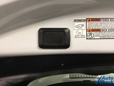 Used 2016 Toyota RAV4 Limited AWD/4WD image 13