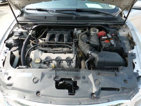 Used 2010 Ford Taurus SEL AWD/4WD image 17