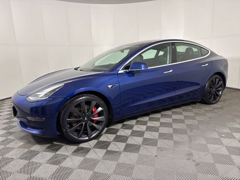 Used 2020 Tesla Model 3 Performance image 3