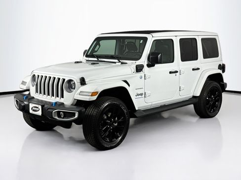 Used 2023 Jeep Wrangler Unlimited Sahara w/ Cold Weather Group AWD/4WD image 6