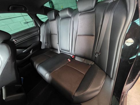 Used 2018 Honda Accord Sport image 12