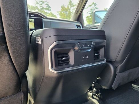 New 2025 GMC Sierra 3500 Denali w/ Denali Reserve Package image 32