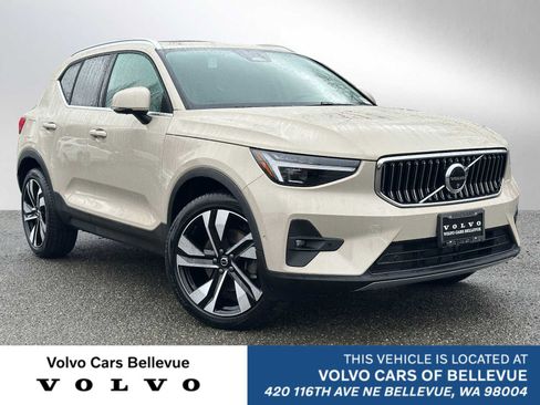 Used 2025 Volvo XC40 B5 Ultra w/ Climate Package image 1