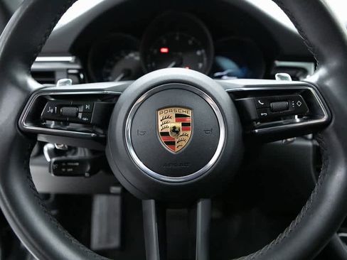 Certified 2022 Porsche Macan image 14