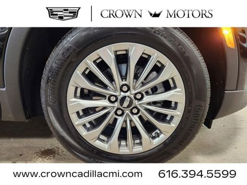 Certified 2025 Cadillac XT4 Premium Luxury image 31