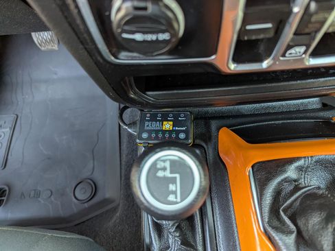 Used 2022 Jeep Gladiator Sport AWD/4WD image 25