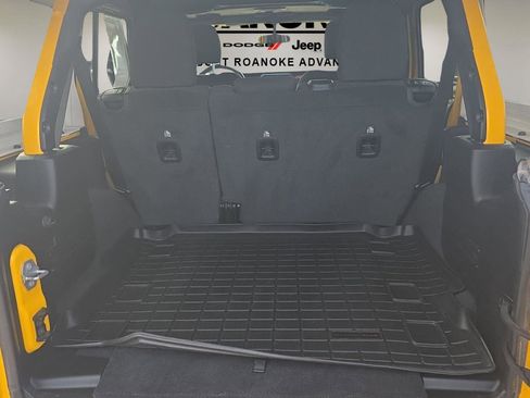 Used 2021 Jeep Wrangler Unlimited Rubicon image 17