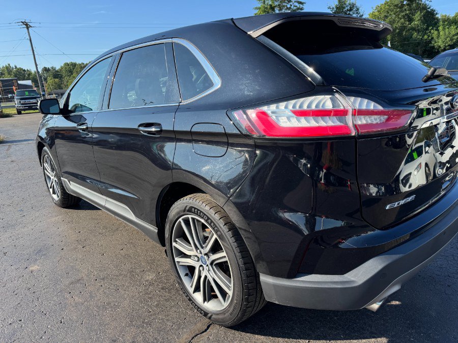 Used 2019 Ford Edge Titanium w/ Cold Weather Package AWD/4WD image 10