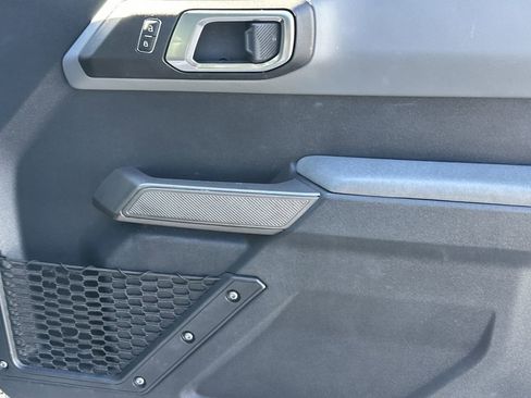 Used 2022 Ford Bronco Black Diamond image 15