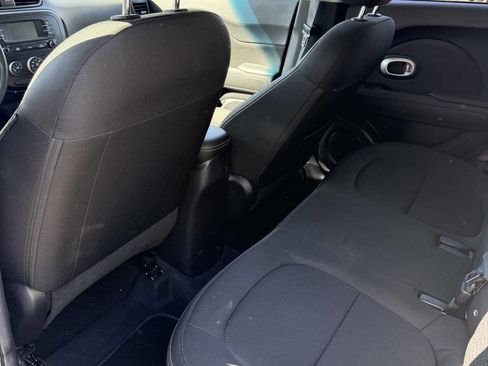 Used 2016 Kia Soul + FWD image 9