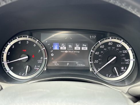 Used 2022 Toyota Highlander Limited FWD image 24