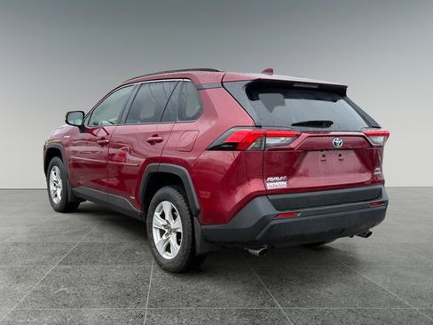 Used 2019 Toyota RAV4 XLE w/ Convenience Package image 3