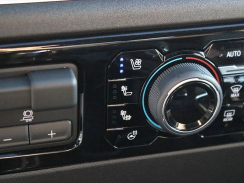 Used 2026 Chevrolet Silverado 1500 High Country AWD/4WD image 28