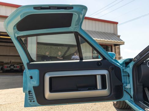 Used 2006 Ford GT RWD image 40