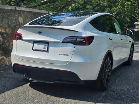 Used 2023 Tesla Model Y Performance AWD/4WD image 11