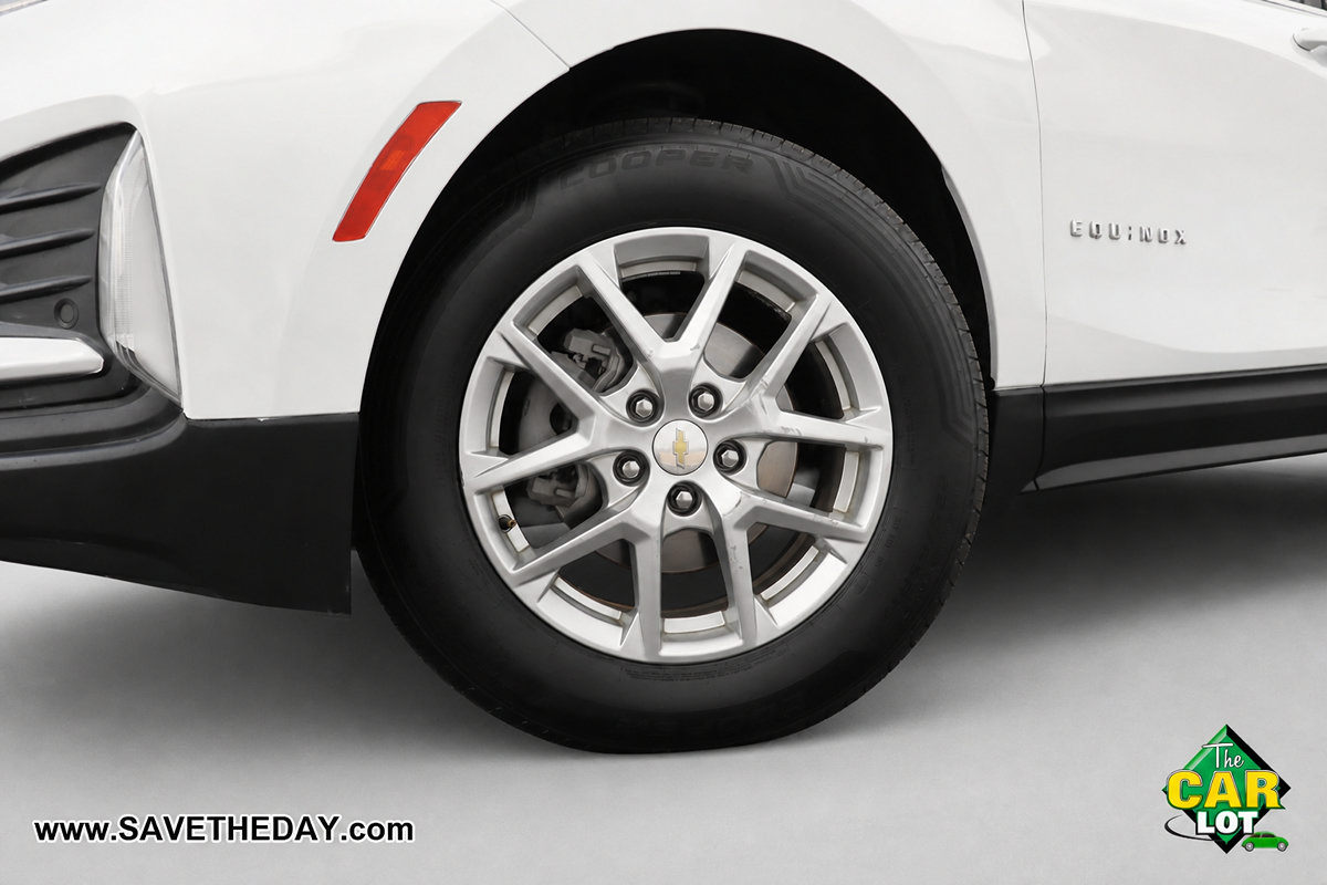 Used 2022 Chevrolet Equinox LT w/ Driver Convenience Package FWD image 3