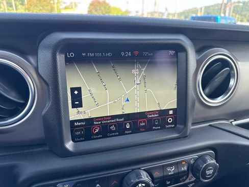 Used 2021 Jeep Wrangler Unlimited Rubicon AWD/4WD image 10