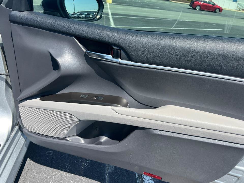 Used 2022 Toyota Camry LE FWD image 35