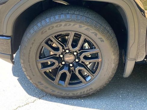 Used 2023 GMC Sierra 1500 Elevation AWD/4WD image 6