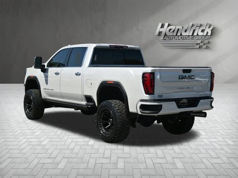 Used 2024 GMC Sierra 2500 Denali Ultimate AWD/4WD image 8