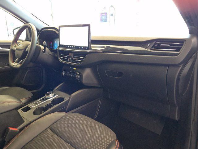 Used 2024 Ford Escape ST-Line w/ Tech Pack #1 AWD/4WD image 4