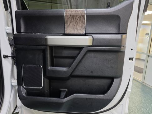 Used 2019 Ford F250 Lariat w/ Lariat Value Package AWD/4WD image 23