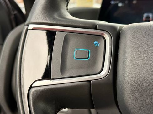 Used 2025 Ford Expedition Platinum image 19