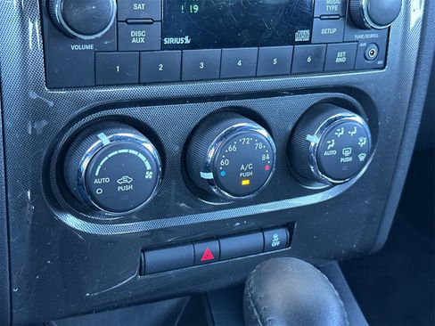 Used 2013 Dodge Challenger SXT image 20