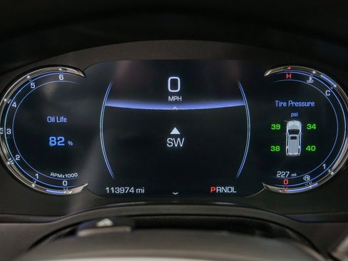 Used 2017 Cadillac Escalade ESV Luxury image 23