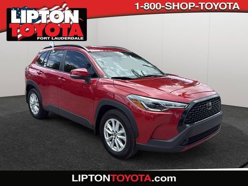 Certified 2024 Toyota Corolla Cross LE image 1