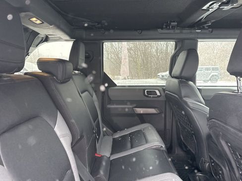Used 2023 Ford Bronco Black Diamond image 12