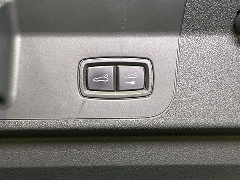 Used 2023 Porsche Panamera 4 Platinum Edition image 21