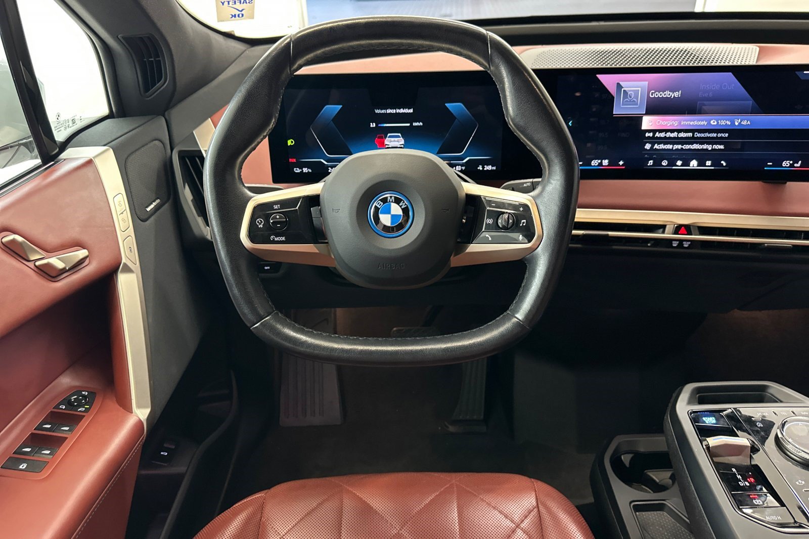 Used 2024 BMW iX xDrive50 w/ Sport Package AWD/4WD image 33
