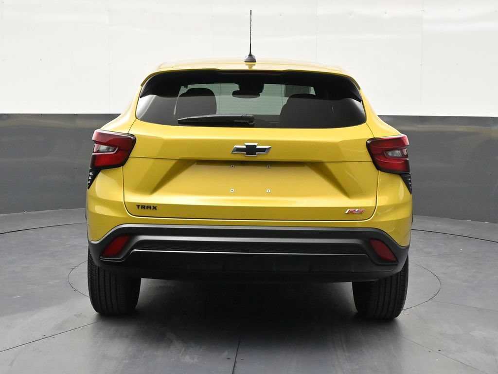 Used 2025 Chevrolet Trax RS FWD image 4