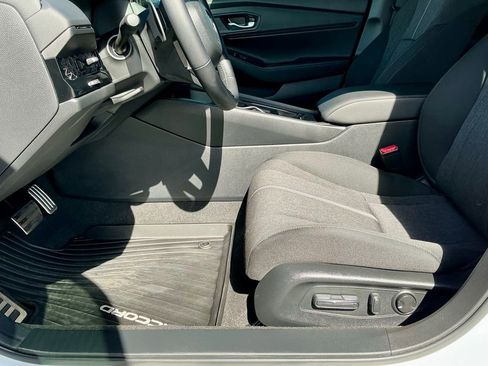 Used 2025 Honda Accord Sport image 40