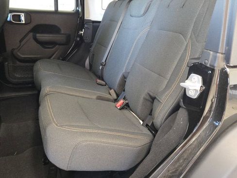 Used 2024 Jeep Wrangler Unlimited Sport AWD/4WD image 18