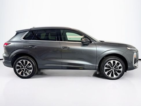 New 2026 Audi Q3 quattro 2.0T AWD/4WD image 4