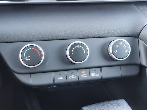 New 2026 Hyundai Elantra SE FWD image 22
