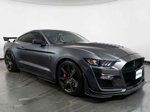 Used 2020 Ford Mustang Shelby GT500 w/ Carbon Fibre Track Pack RWD image 2