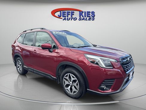 Used 2024 Subaru Forester Premium AWD/4WD image 3