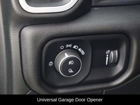 Used 2022 RAM 1500 Big Horn AWD/4WD image 17