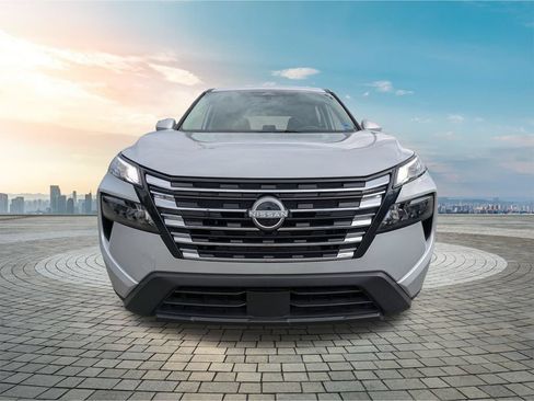 Certified 2025 Nissan Rogue SV FWD image 10