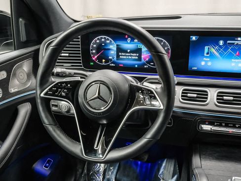 Used 2025 Mercedes-Benz GLE 350 4MATIC image 17
