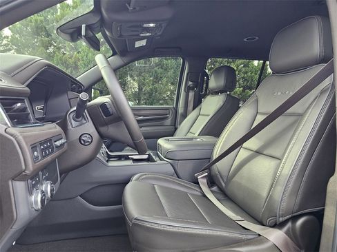 Used 2024 GMC Yukon Denali image 14
