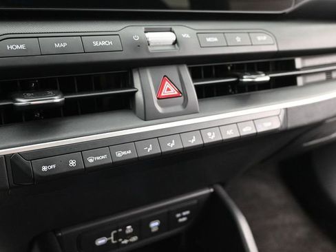 Used 2025 Kia K4 LXS image 33