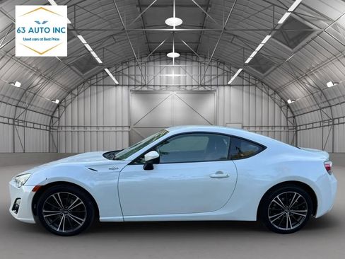 Used 2013 Scion FR-S RWD image 2