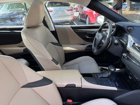 Used 2021 Lexus ES 300h w/ Premium Package FWD image 42