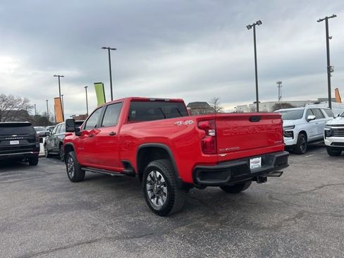 Used 2024 Chevrolet Silverado 2500 Custom w/ Custom Value Package image 5