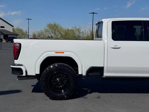 Used 2025 GMC Sierra 3500 AT4 w/ AT4 Premium Plus Package AWD/4WD image 5