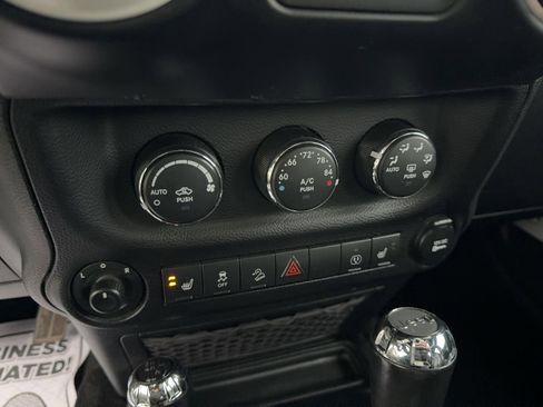 Used 2018 Jeep Wrangler Unlimited Sahara w/ Dual Top Group image 22